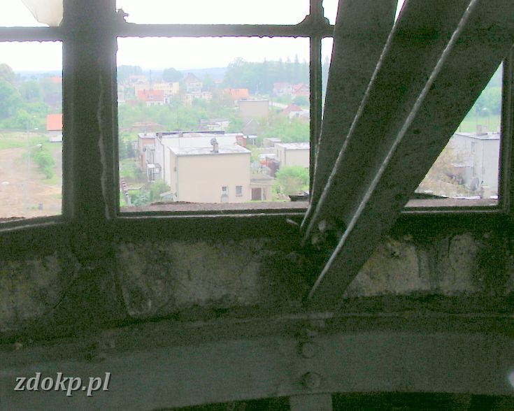 2005-05-23.159b skoki widok z wiezy cisnien na miasto.jpg - Skoki - widok z wiey wodnej oraz stan wiey wodnej.